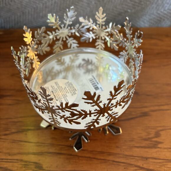 Bath & Body Works 3 Wick Candle Holder Snowflake Pedestal - Picture 2 of 3
